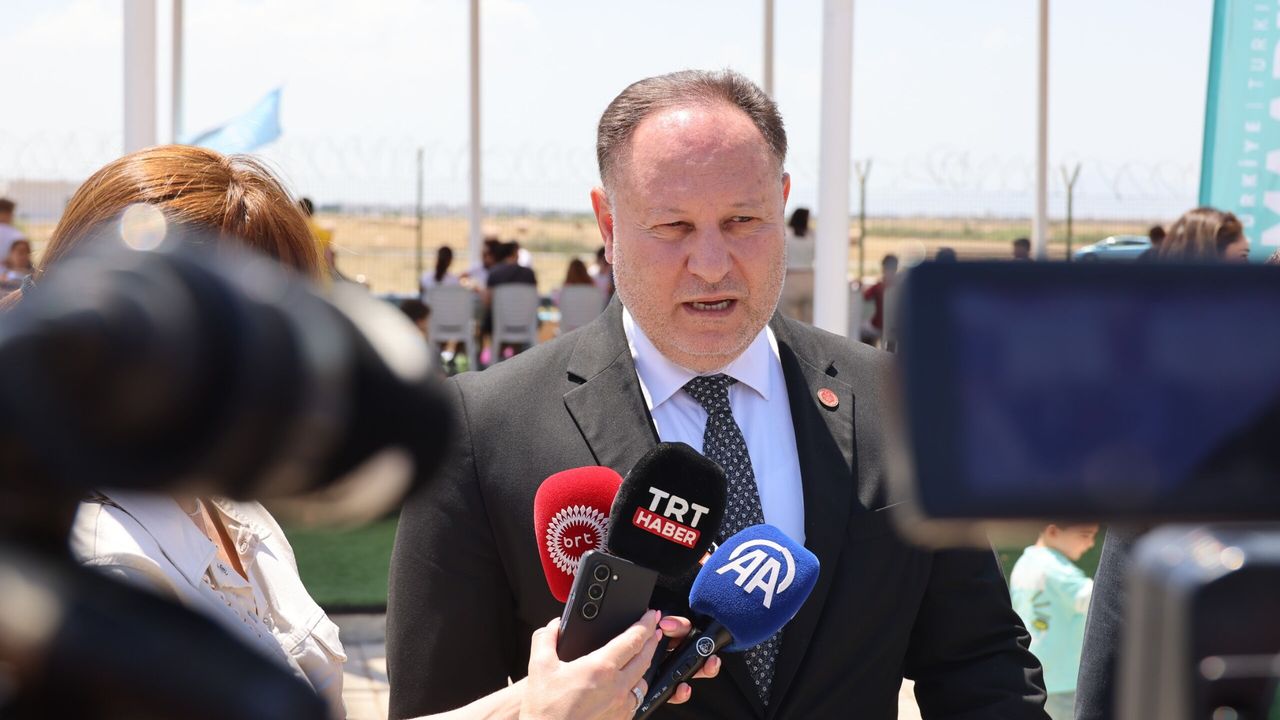 Öztürkler: Nitelikli eğitim, nitelikli nesiller yetiştirmekle gerçekleşir