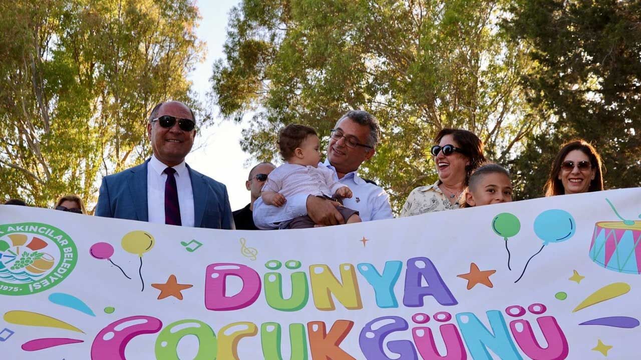 Erhürman, Cihangir'deki çocuk şenliğine katıldı
