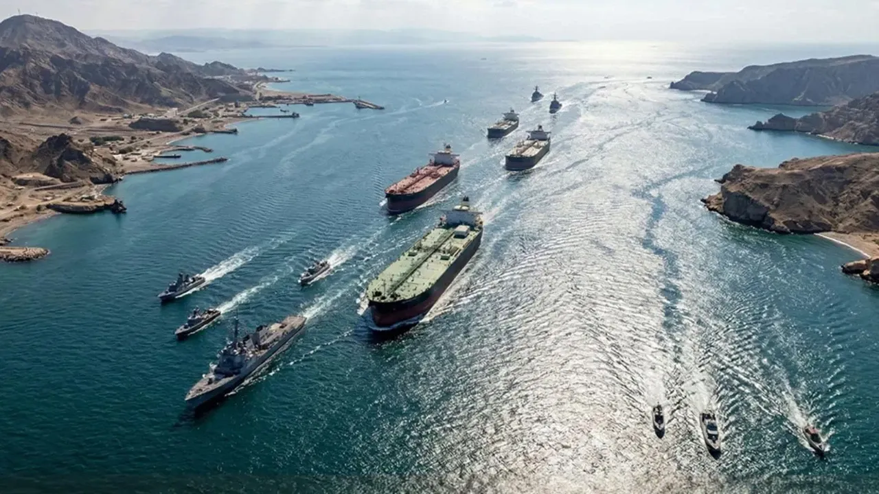 İran, Hürmüz Boğazı'ndan geçen gemilerden 2 milyon dolara kadar geçiş ücreti alıyor