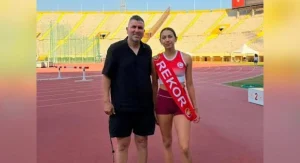 Ada Kafa, 800 metre rekorunu geliştirdi, Dünya U20 barajını geçmeye yaklaştı