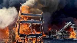 İngiltere’de onlarca çift katlı otobüs kundaklandı!