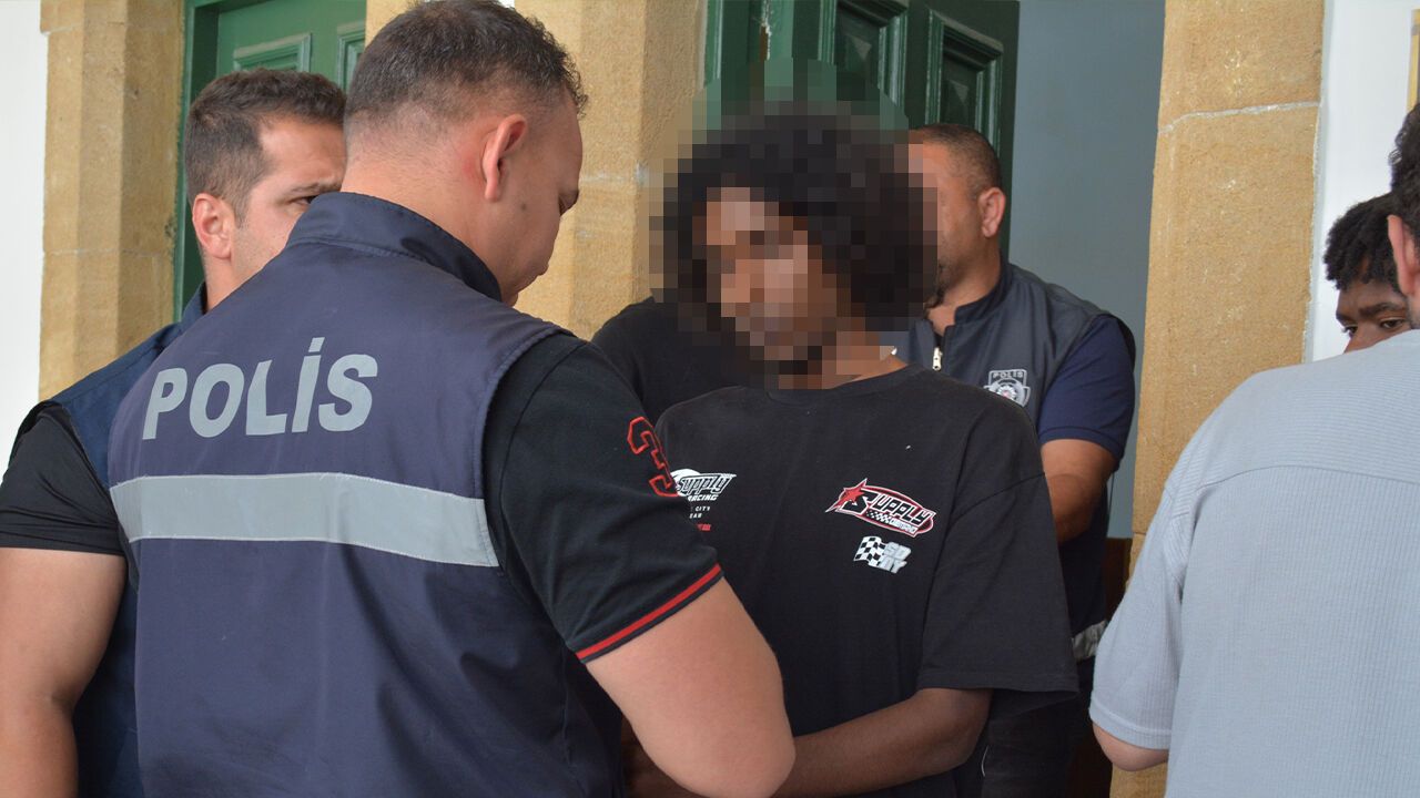 Şüpheli tavırlar sergiledi, aramada uyuşturucu bulundu