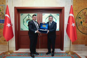 DAÜ Rektörü Kılıç, Türkiye Cumhurbaşkanı Yardımcısı Yılmaz’ı ziyaret etti