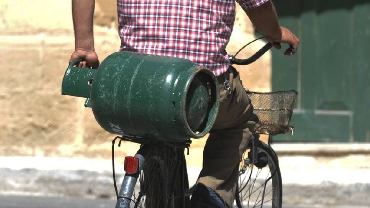 Tüp gaza nakit isteyen marketlere ceza geliyor