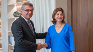Erhürman ile Holguín’in görüşmesi başladı