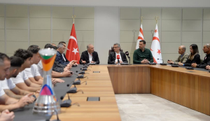 Cumhurbaşkanı Erhürman şampiyonları kabul etti