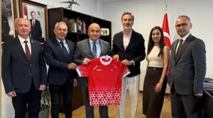 KKTC ve Türkiye Badminton Federasyonları’ndan Büyükelçi Ali Murat Başçeri’ye ziyaret