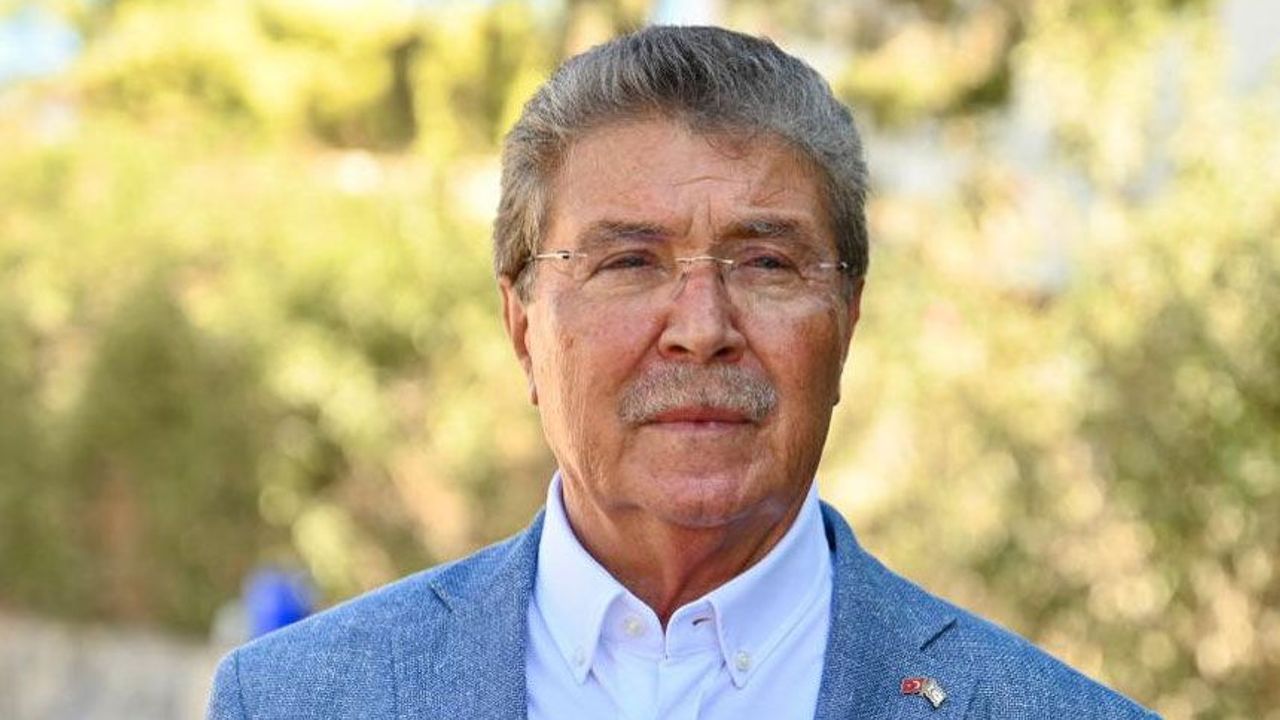 Üstel’den A Milli Takım’a Destek Mesajı