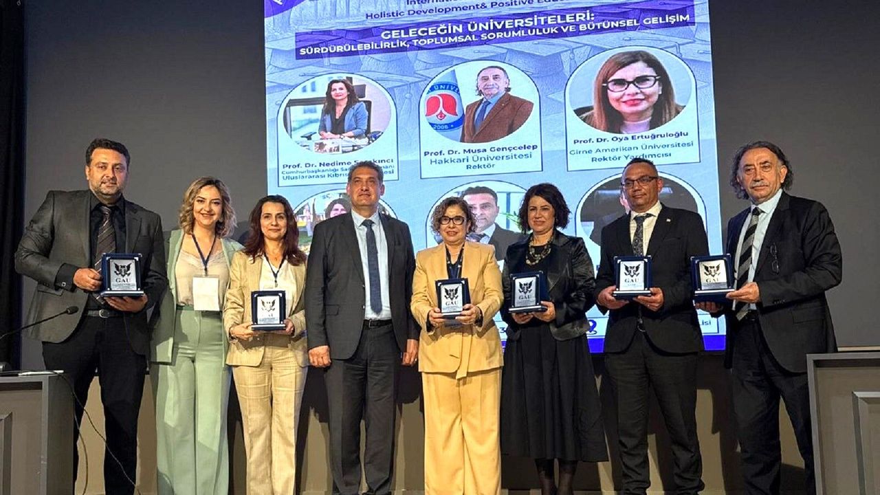 DAÜ Toplumsal Duyarlılık Merkezi uluslararası kongrelerde temsil edildi
