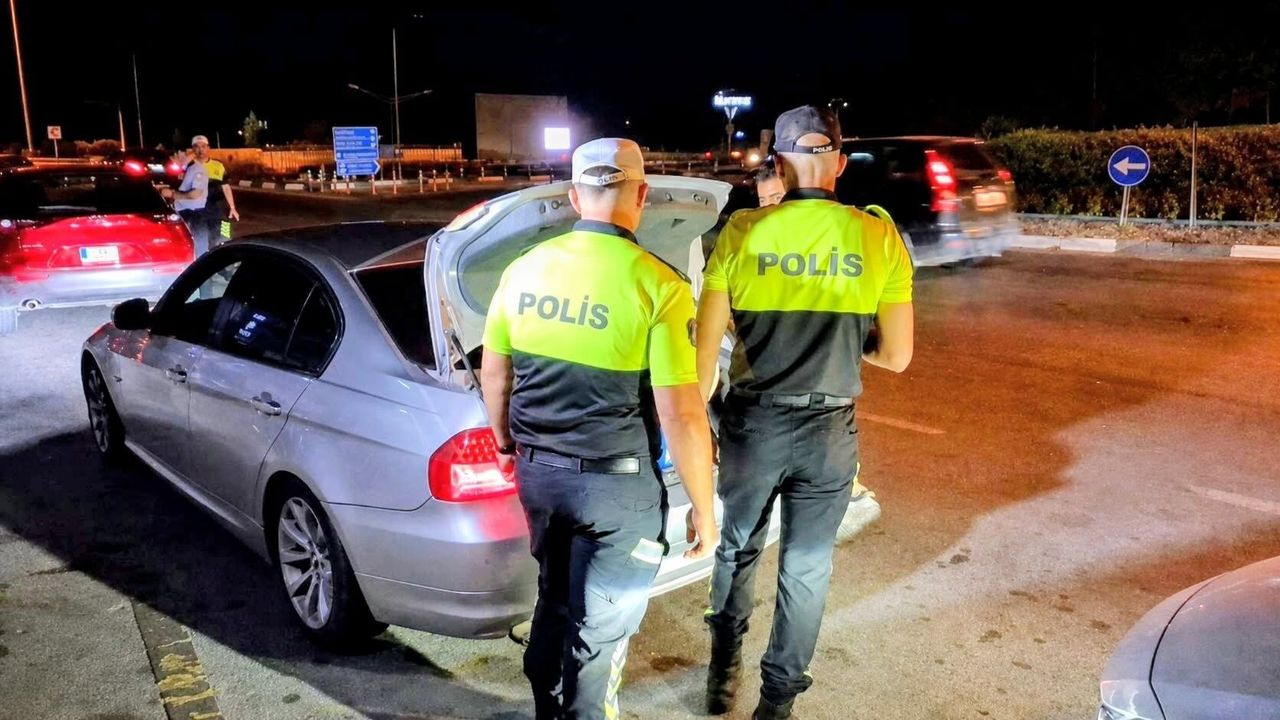 Ülke genelindeki denetimlerde bin 663 kişi hakkında işlem yapıldı, 12 kişi tutuklandı