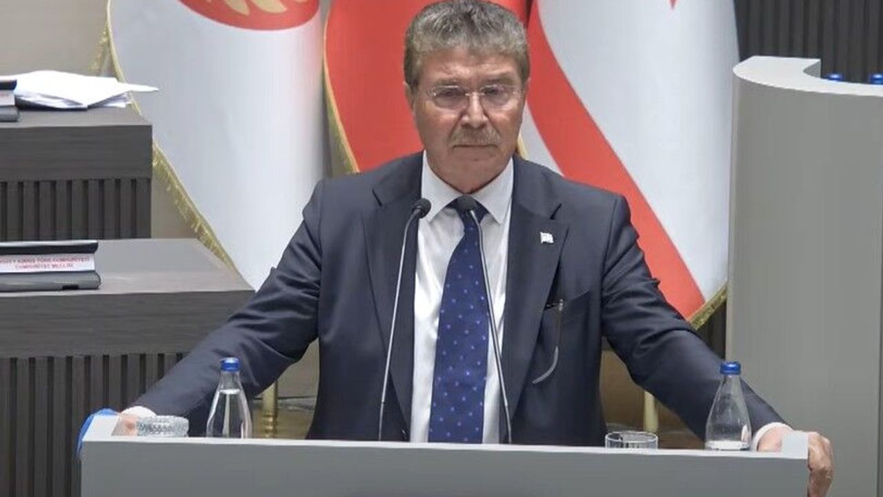 Üstel: Hodri meydan, iki seçimi de bir arada yapalım