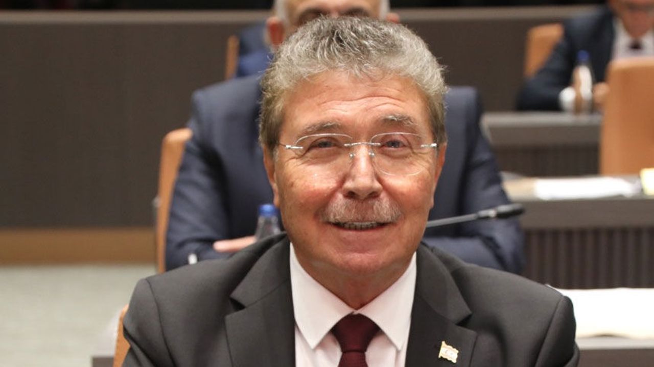 Üstel: Erken seçim yok, aceleniz varsa 6 Aralık'ı ilan edebiliriz