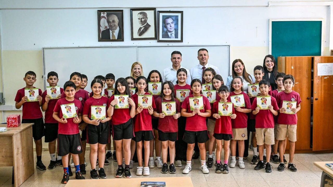 Amcaoğlu’ndan öğrencilere karne hediyesi: “Karlina’nın Hikayesi”