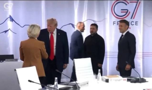 Zelensky, Trump’la görüşmek için dakikalarca bekledi