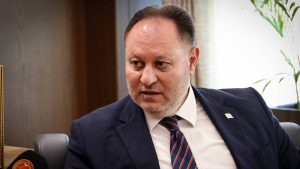 Öztürkler:  Bayrak Türk insanının namusu ve gururudur