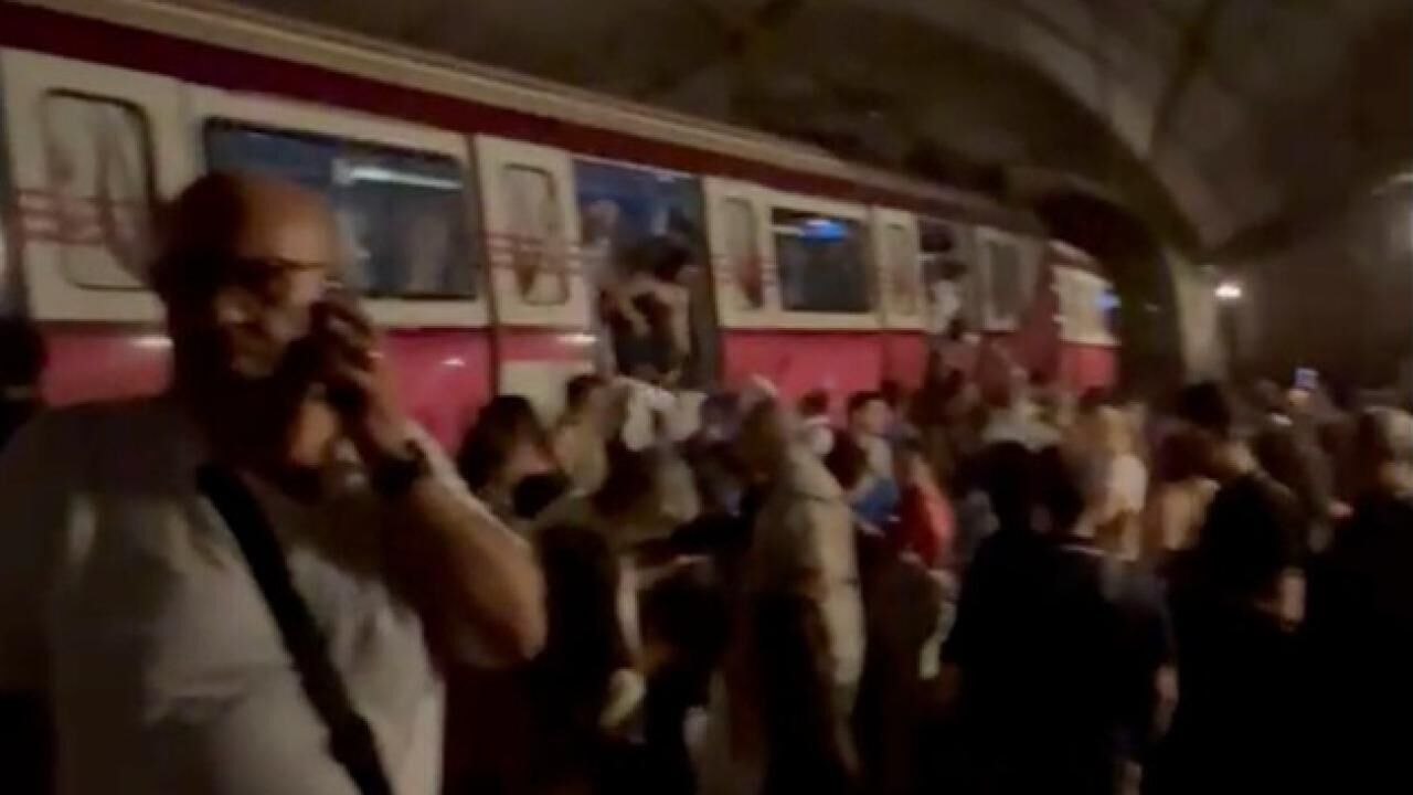 Kadıköy-Sabiha Gökçen Havalimanı arasında sefer yapan metro raydan çıktı