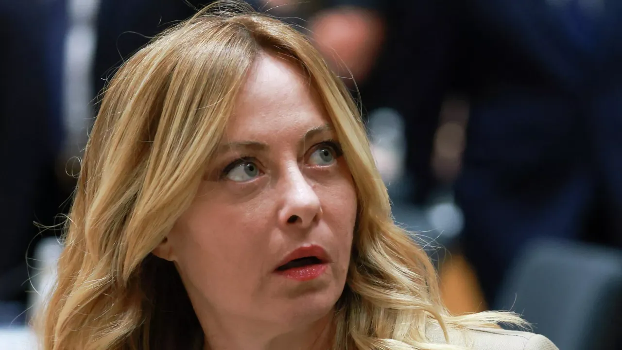 Meloni'den Trump'a sert sözler: Sözleri uydurma, çok şaşkınım, ben ve İtalya asla yalvarmayız
