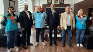 Bakan Amcaoğlu, şampiyon kadın sporcuları kabul etti
