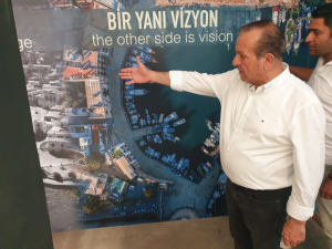 Ataoğlu, Girne Antik Liman girişindeki tarihi Gümrük Binası’nda oluşturulan sergi alanı inceledi