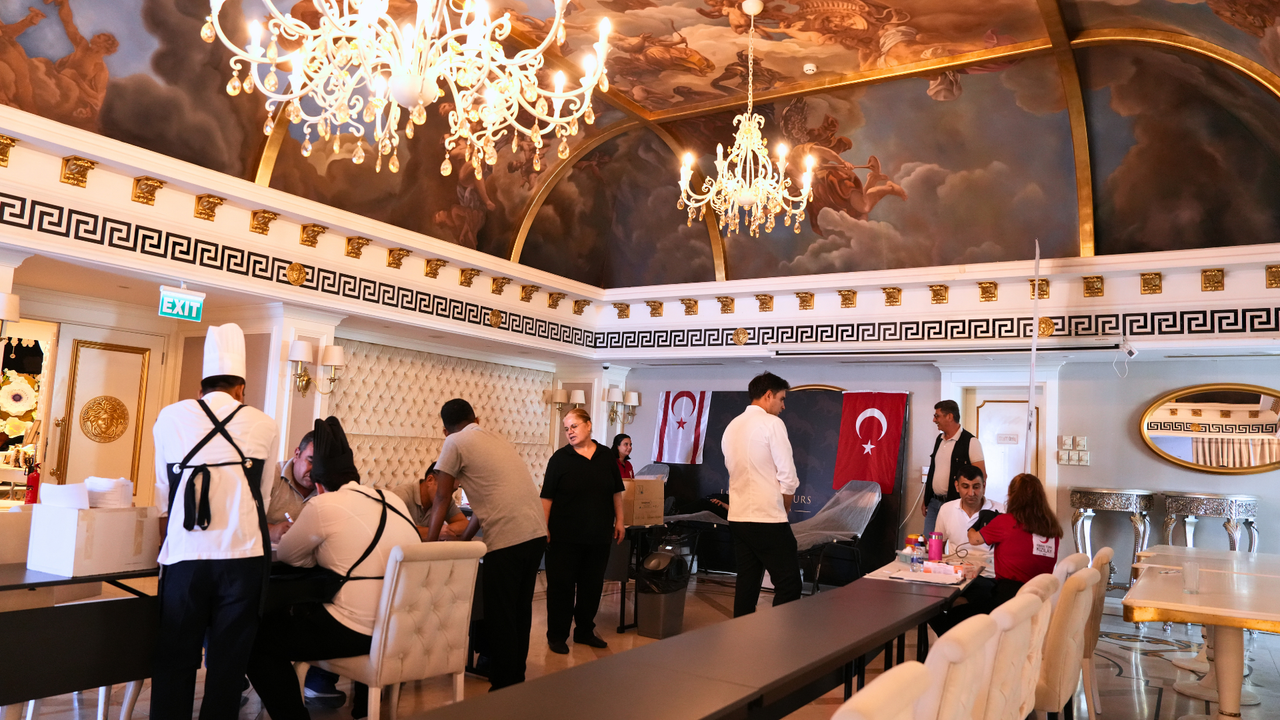 Les Ambassadeurs Hotel & Casıno’da kan bağışı gününe yoğun ilgi