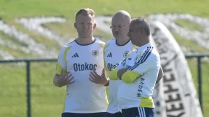 Dirk Kuyt: Tarihi yardımcı hoca olarak yazmak istiyorum