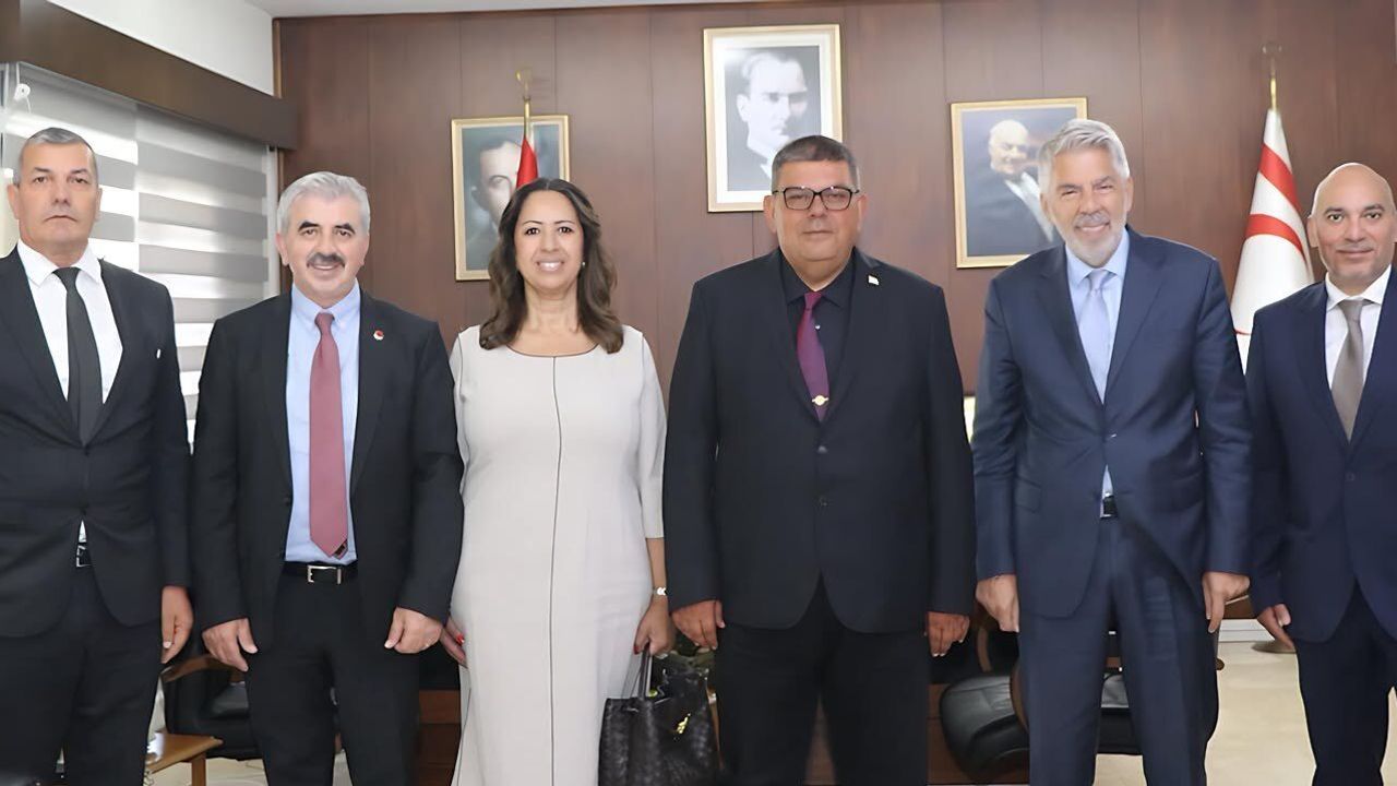 Maliye Bakanı Dr. Berova, Vodafone Türkiye ve TELSİM yetkililerini kabul etti