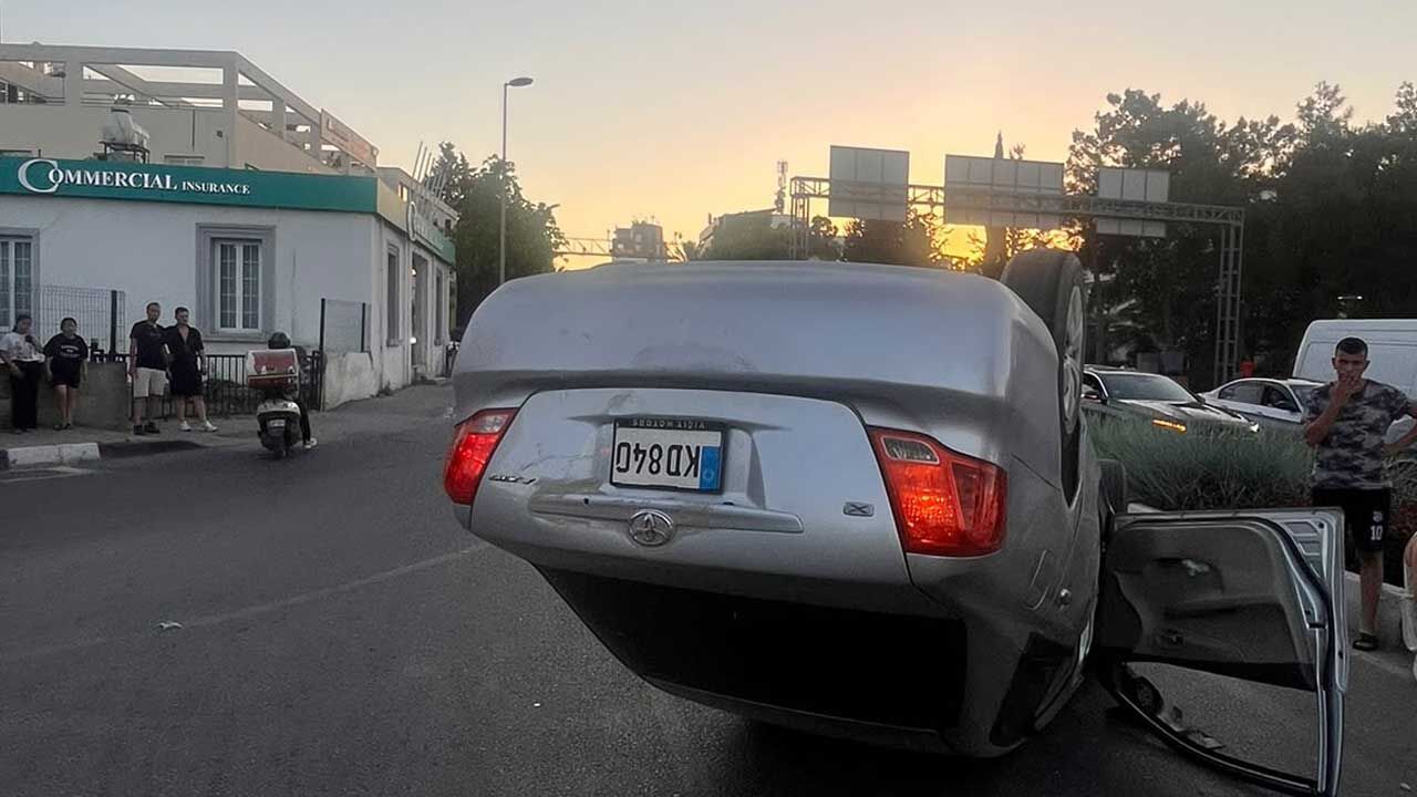 Direksiyon Hakimiyetini Kaybetti, Araç Takla Attı