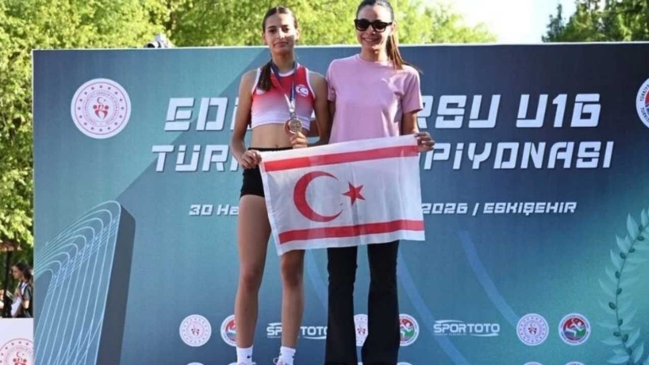 Genç atletlerden büyük başarı: Damla Dönmez Türkiye birincisi!
