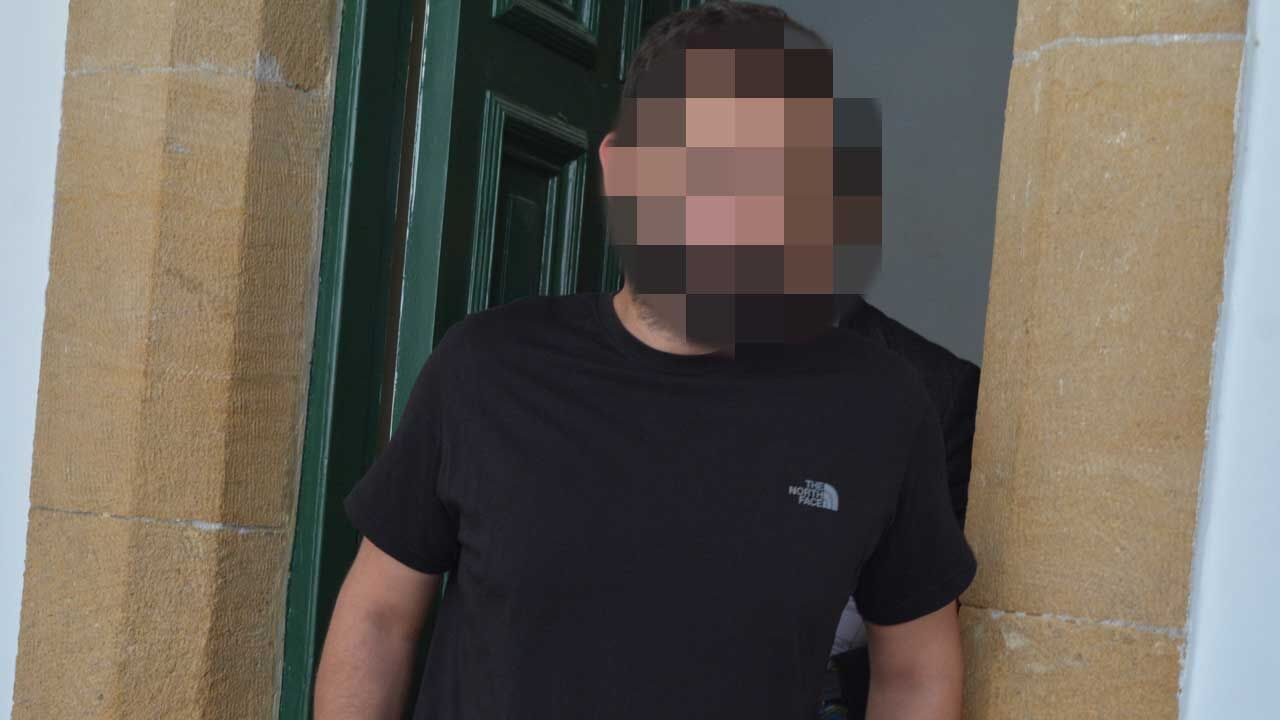 Alkollü sürücünün neden olduğu zincirleme kazada 2 kişi yaralandı
