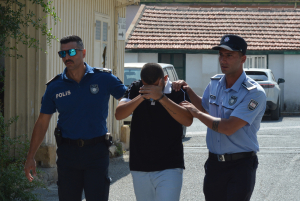 Silah görünümlü çakmakla tehdit etti tutuklandı