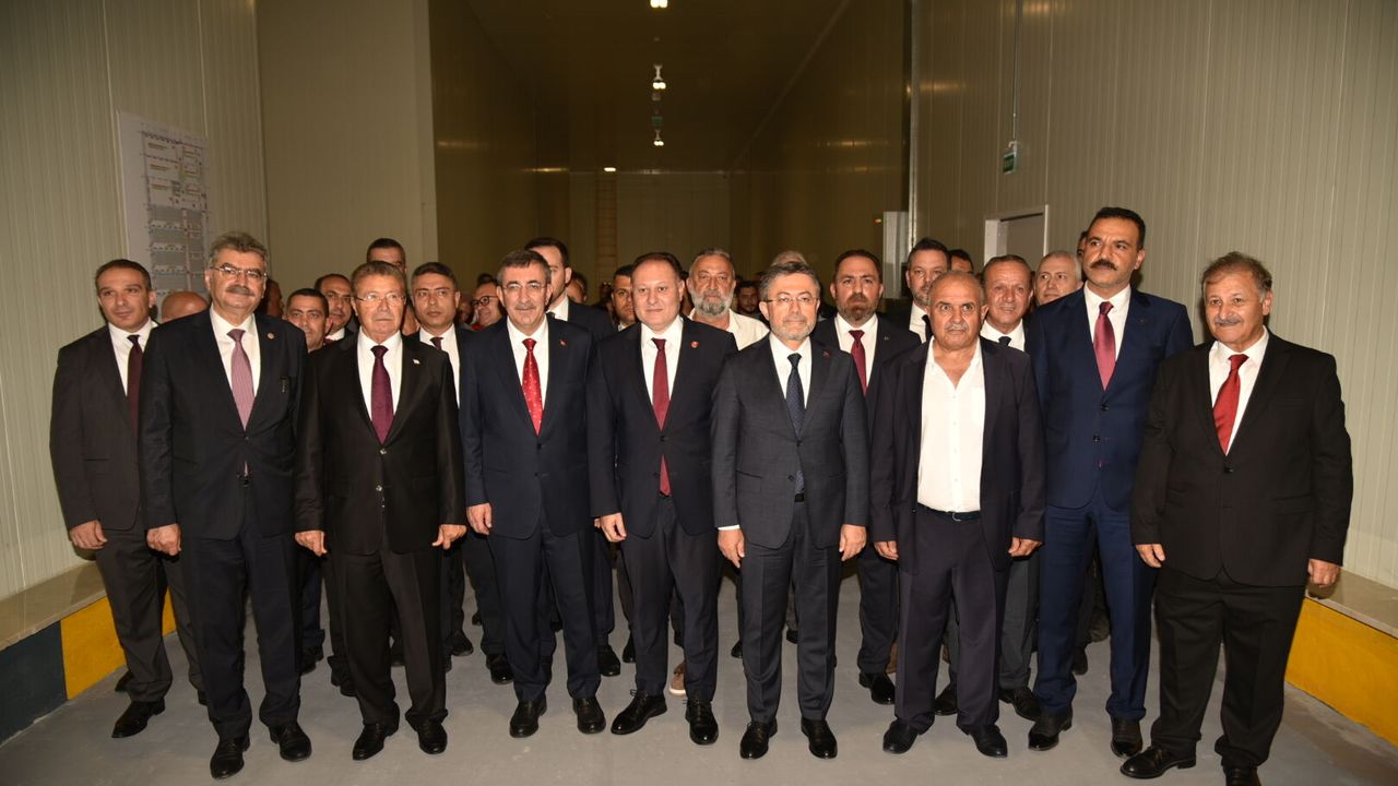 Yılmaz, Güzelyurt Soğuk Hava Deposu Entegre Tesisleri’nde incelemede bulundu