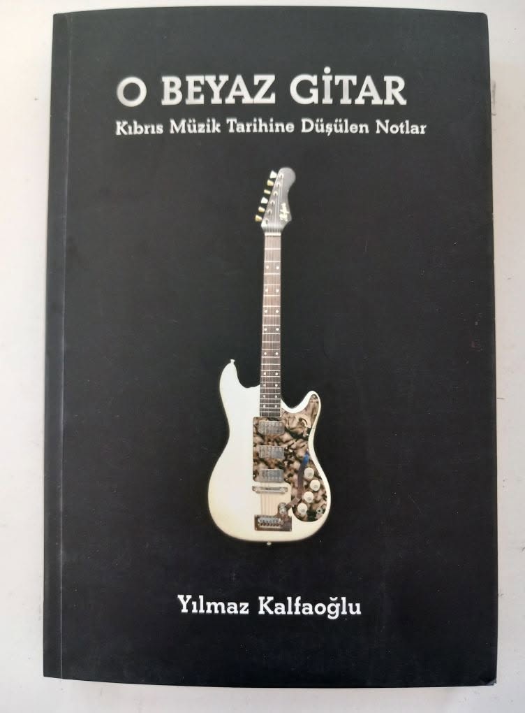 “O Beyaz Gitar” bir dönemin  tanıklığını yapıyor