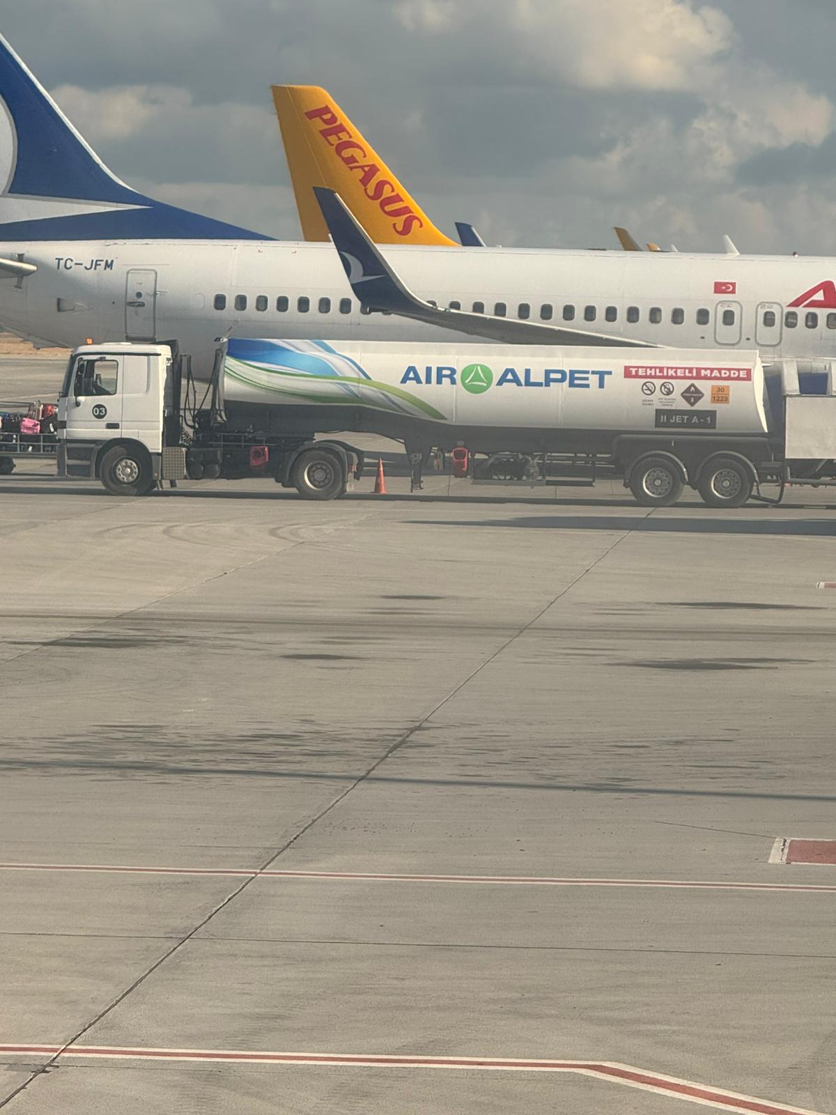 Alpet Kıbrıs’tan Ercan Havalimanı’nda Yeni Başarı: Tüm Havayollarına Jet Yakıtı Hizmeti