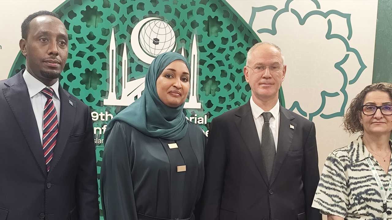 Hasipoğlu, Somali Aile ve İnsan Hakları Bakanı Makhzoumi ile görüştü