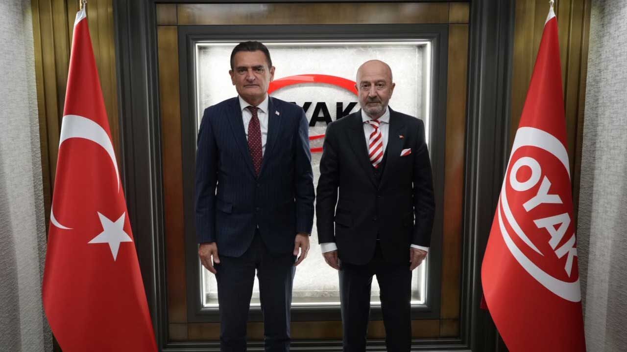 İçişleri Bakanı Oğuz, Ankara’da Emekli Korgeneral Zekai Aksakallı'yı ziyaret etti