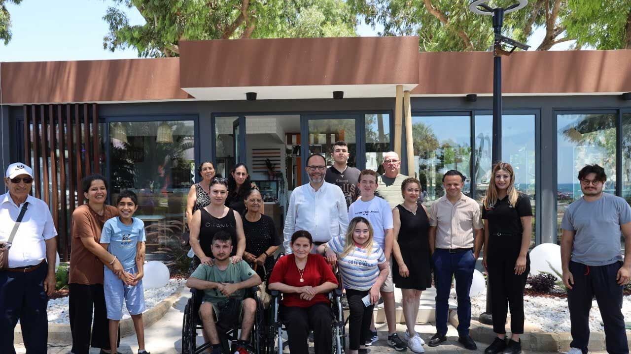 Başkan Sadıkoğlu, özel gereksinimli bireyler ve aileleriyle buluştu