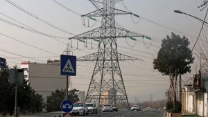 Tahran’da tüketim kotasını aşan 500’den fazla kamu kurumunun elektriği kesildi