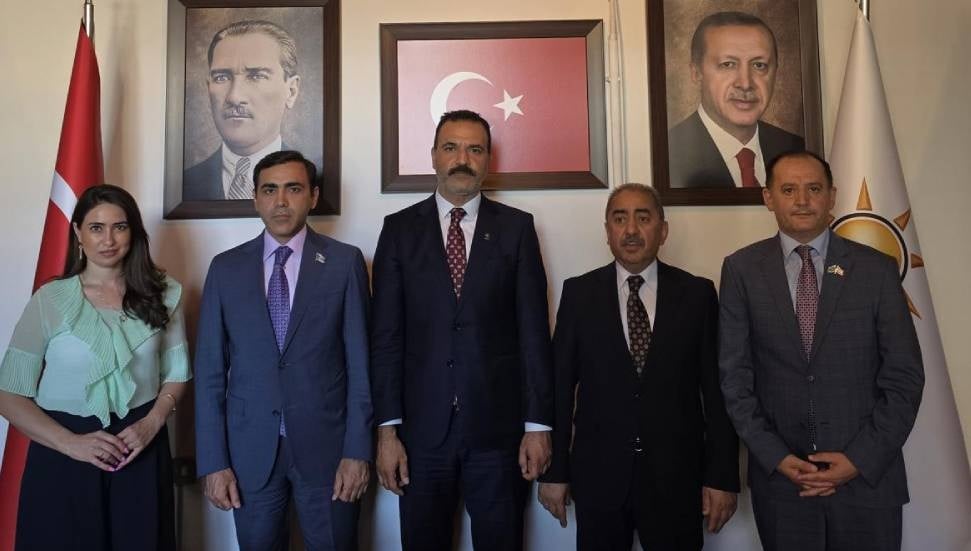 AK Parti ve Yeni Azerbaycan Partisi heyetlerinden AK Parti KKTC Temsilciliğine ziyaret