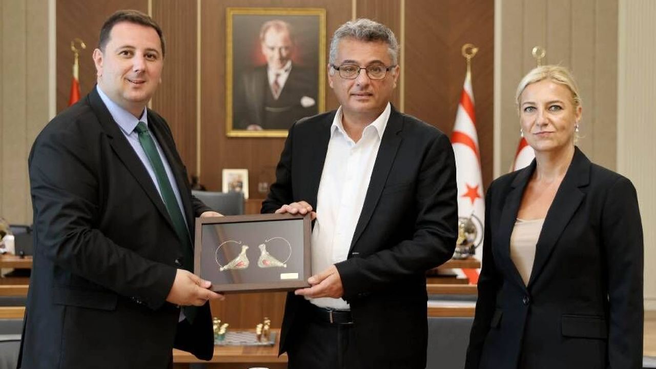 Erhürman, Makedonya Türk Hareket Partisi Genel Başkanı İbrahim'i kabul etti