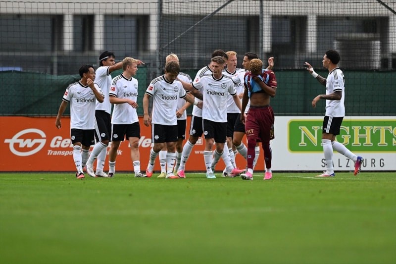 Trabzonspor, yeni sezonun ilk provasında Frankfurt’a 3 golle mağlup oldu