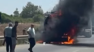 Hellim suyu yüklü tırda yangın
