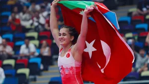 Özdenur Özmez, 17 yaş altında dünya şampiyonu oldu