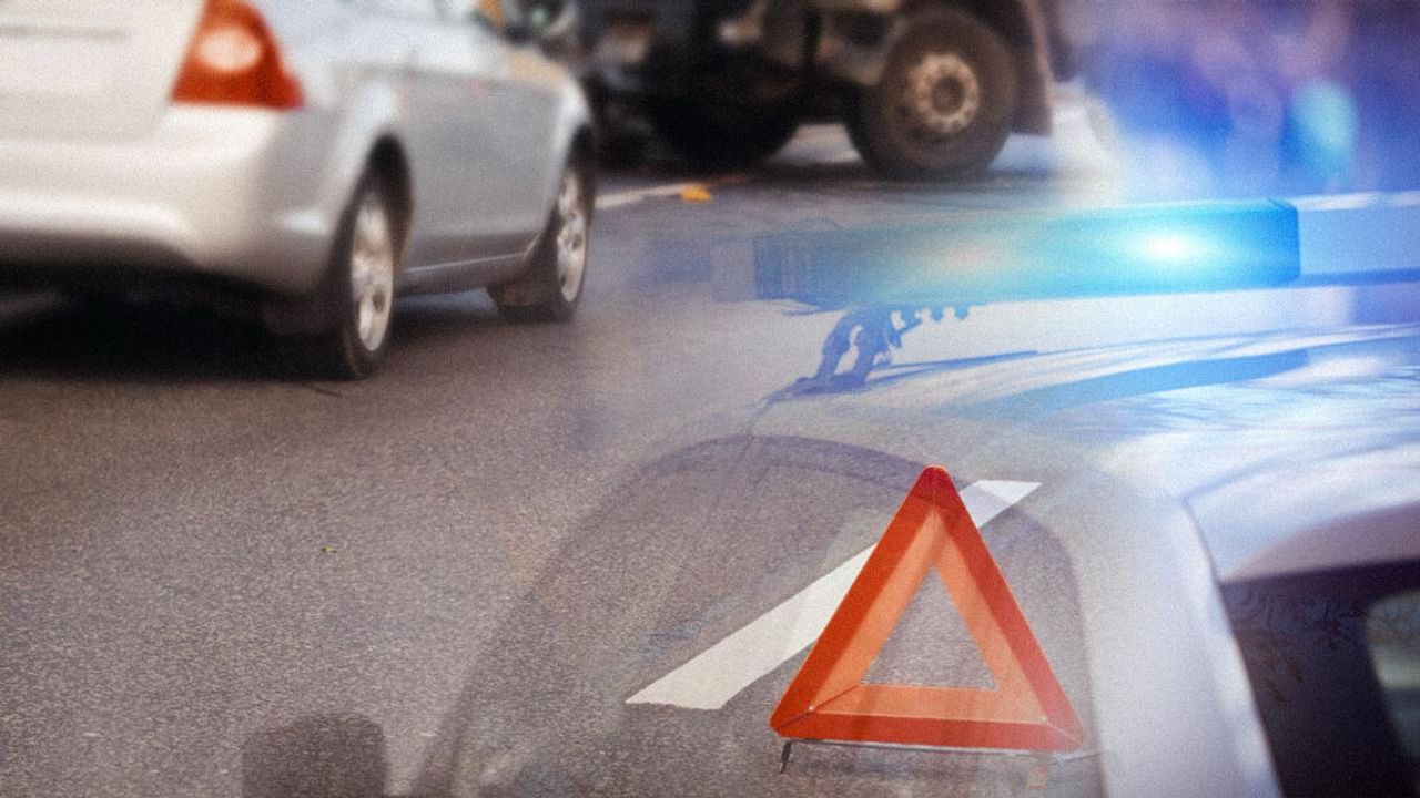 Gece saatlerinde 3 ayrı trafik kazası: Alkol tesiri altındaki 2 sürücü çarpıştı