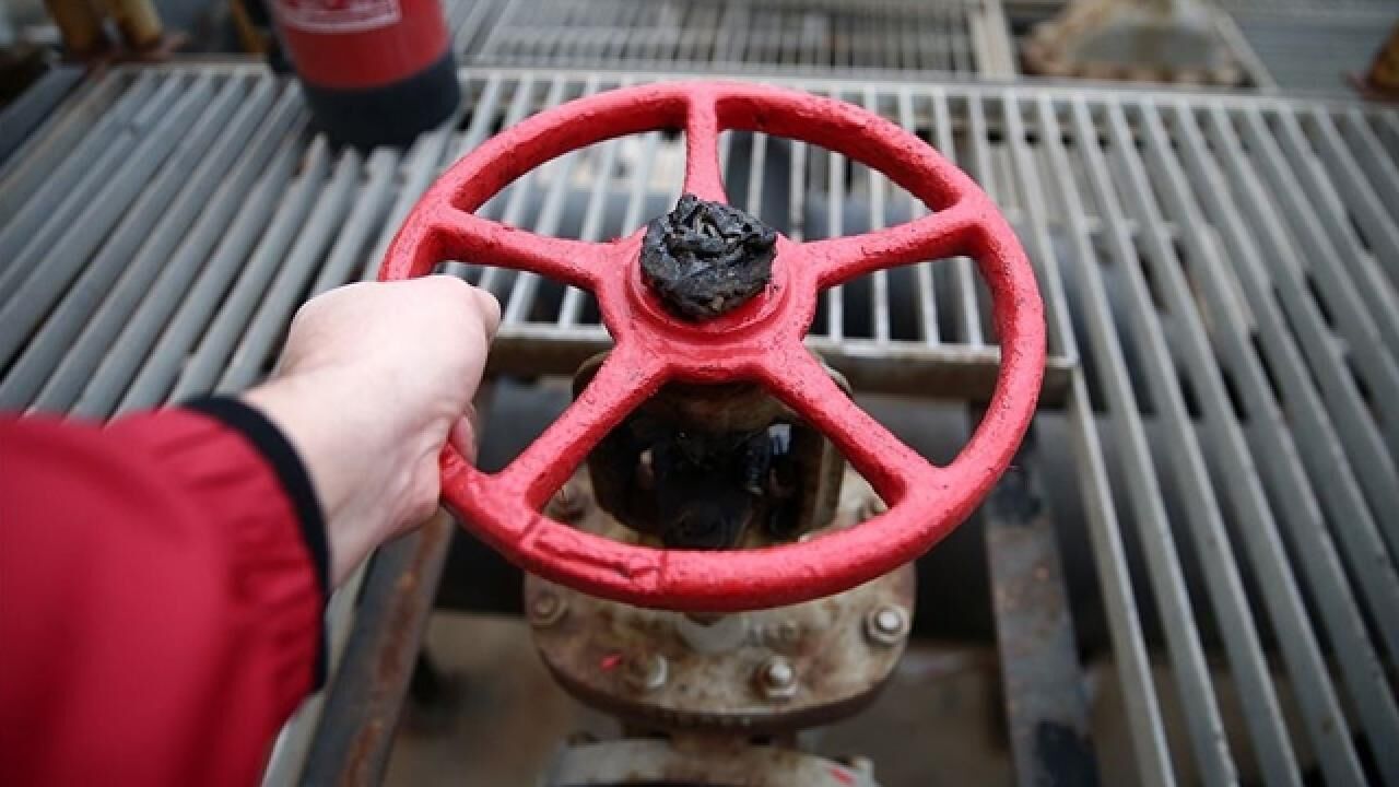 Petrol sert geriledi