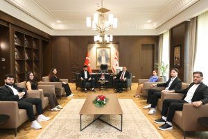 Öztürkler: Yükseköğrenimin mutfağındaki öğrencilerin Cumhuriyet Meclisi’nde kongre yapması önemli