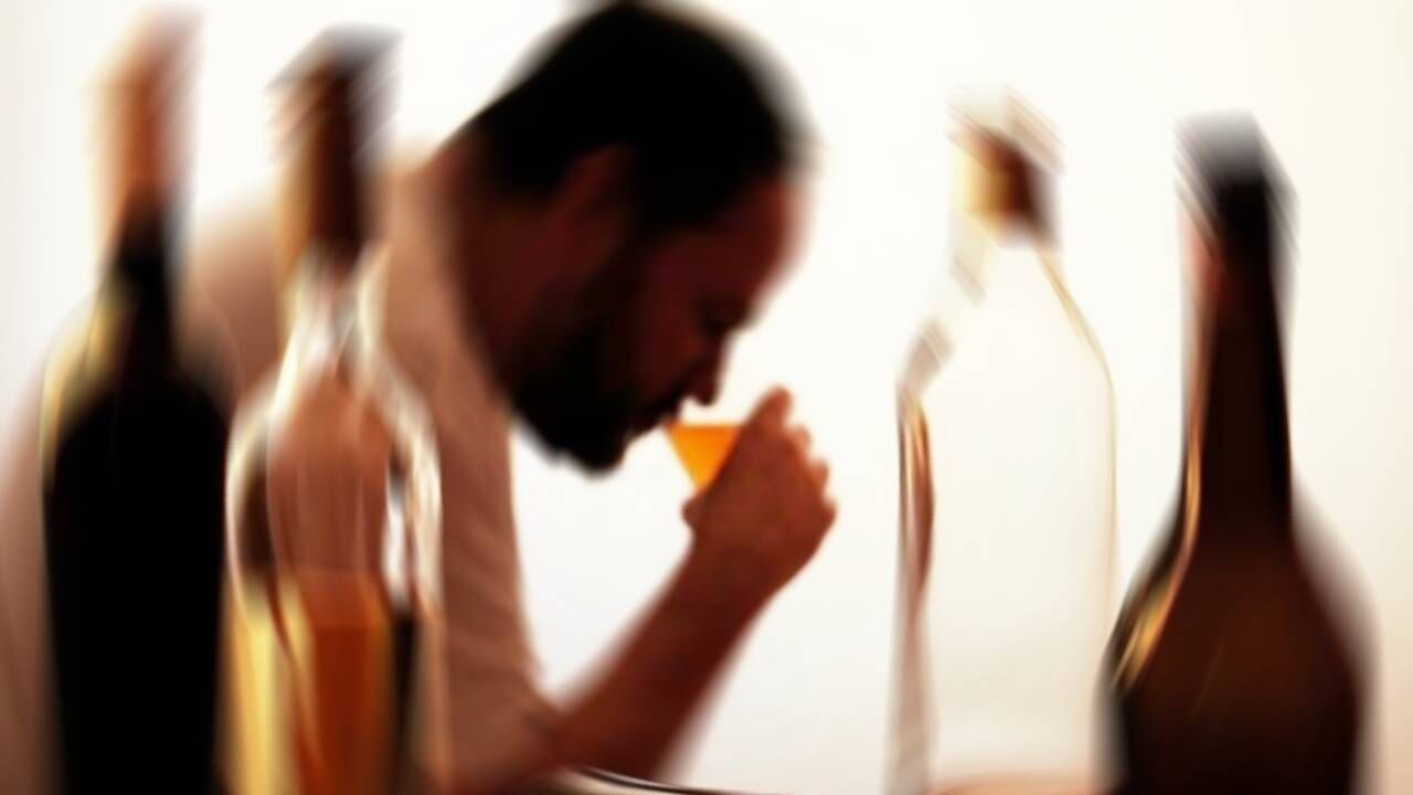 Ercan Havalimanı'nda alkollü yolcu olay çıkardı