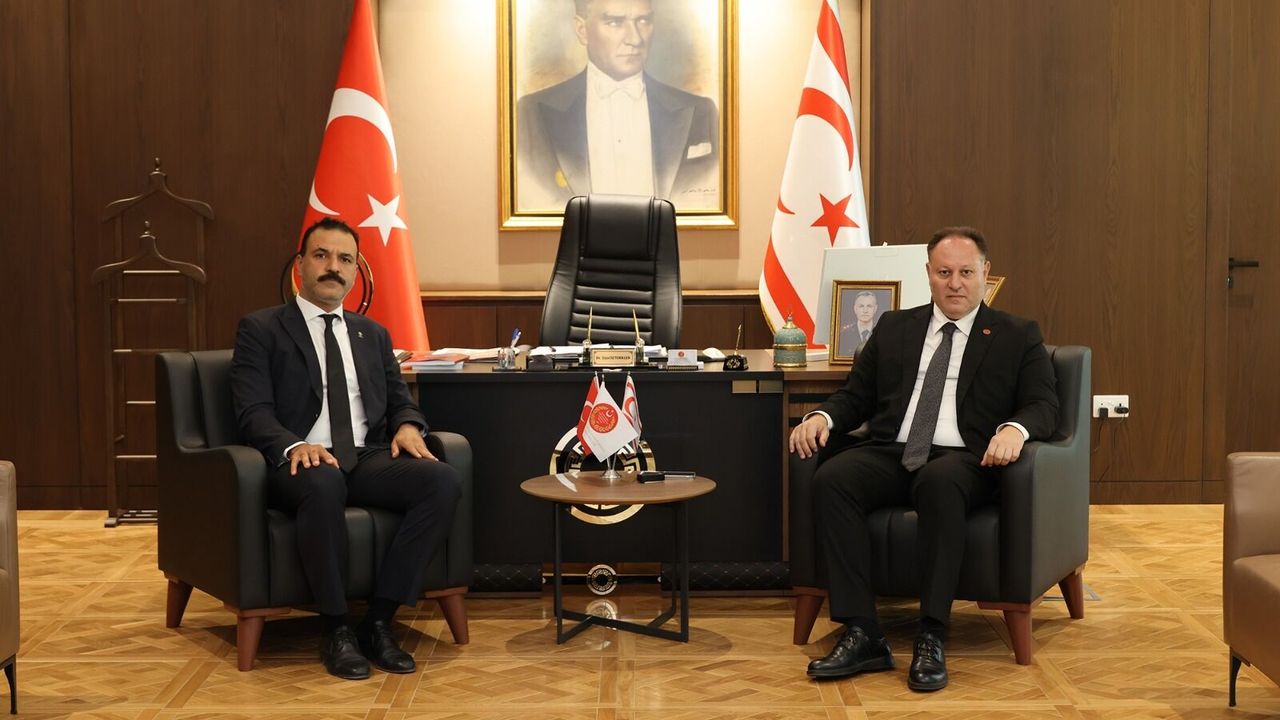 Öztürkler, AK Parti KKTC Temsilcisi Kaya’yı kabul etti.