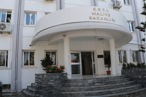 Maliye Bakanlığı: Çocuklara ödenen emekli hak sahipliği maaşlarında yasa dışı uygulama yok