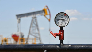 Petrol, Hürmüz belirsizliğiyle yükseldi