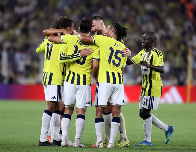 Fenerbahçe, Şampiyonlar Ligi’nde play-off biletini aldı: UEFA ödülü belli oldu!